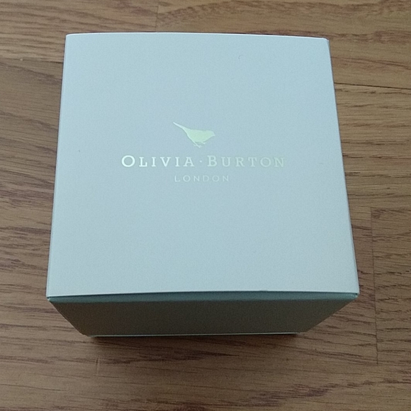 BNIB Olivia Burton Bee Rainbow Rose Gold(SS) Mesh Watch - Picture 9 of 9